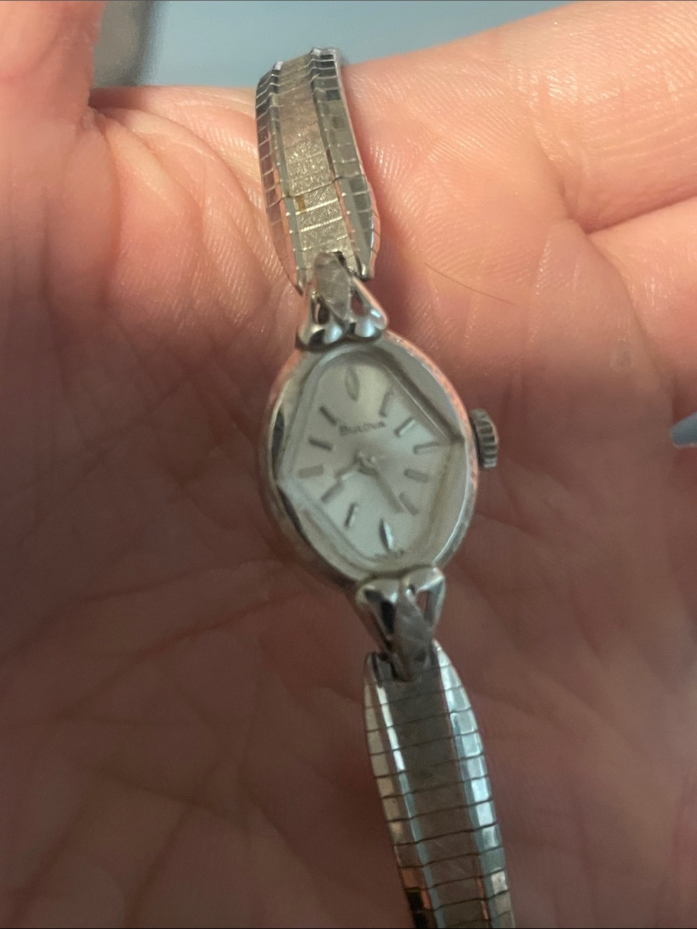 Elegant Silver Tone Ladies Bracelet Watch - Picture 14 of 14